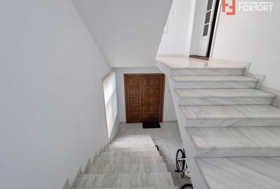 Apartament cu 3 camere decomandat, mobilat în Crișan - 15