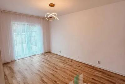 Casă cu 4 camere cu Teren 500 Mp în Central