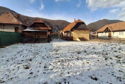 Casă cu 2 camere cu Teren 1497 Mp în Poiana Sărată - 4