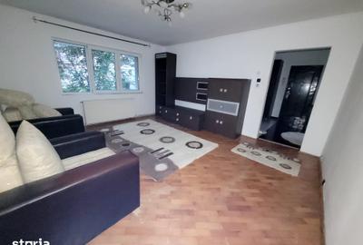 Apartament cu 3 camere în Micro 17