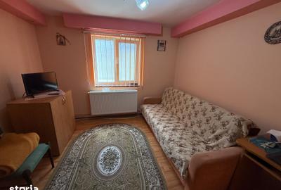 Casă cu 9 camere cu Teren 238 Mp în Central