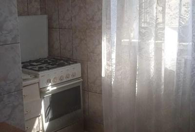 Apartament cu 2 camere decomandat, mobilat în Micro 20