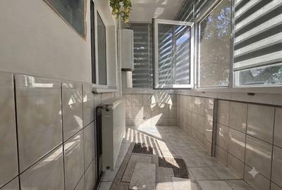 Apartament cu 2 camere decomandat în Nicolina