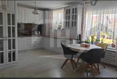 Apartament cu 3 camere semidecomandat, mobilat în Europa