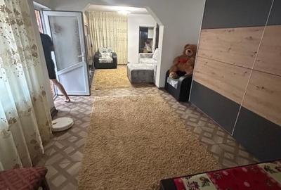Casă individuală cu 4 camere cu Teren 200 Mp în Palas