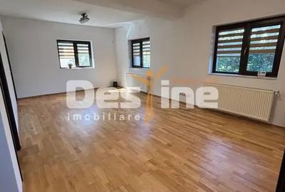 Casă cu 4 camere cu Teren 300 Mp în Central