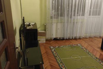 Apartament cu 3 camere decomandat în Cuștelnic - 3