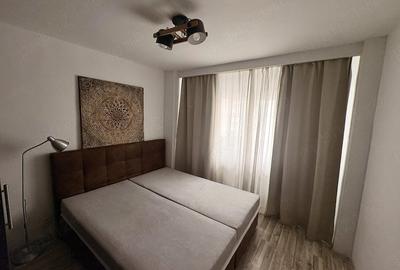 Apartament cu 3 camere semidecomandat în Moșilor