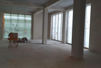 Spațiu comercial, de 350 mp, în Iosia