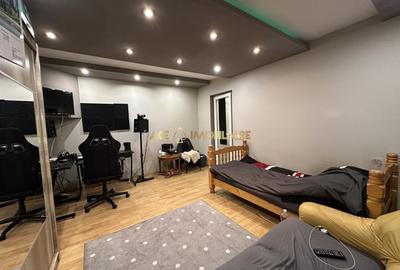 Apartament cu 3 camere semidecomandat, mobilat în Vitan