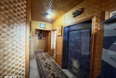 Casă cu 5 camere cu Teren 662 Mp în Central