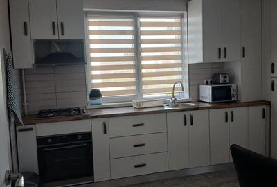 Apartament cu 3 camere decomandat în Central - 1