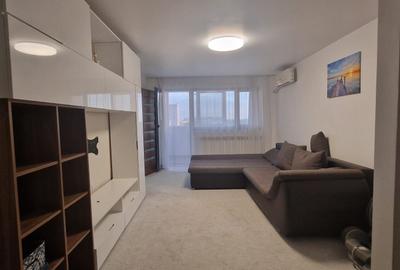 Apartament cu 3 camere semidecomandat în Giurgiului