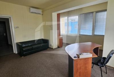 Apartament cu 2 camere decomandat, mobilat în Central