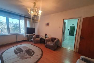 Apartament cu 3 camere semidecomandat, mobilat în Titan