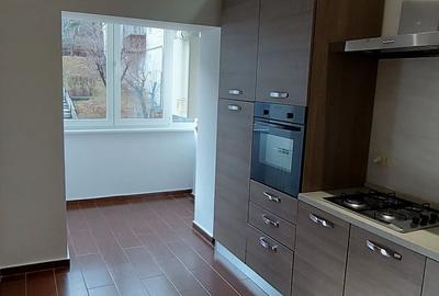 Apartament cu 3 camere decomandat în Drumul Carului - 2