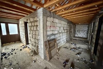 Casă cu 5 camere cu Teren 1218 Mp în Bolotești - 18