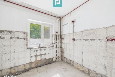 Apartament cu 3 camere în Aurel Vlaicu