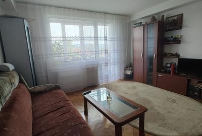 Apartament cu 3 camere în Progresul
