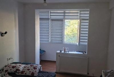 Apartament cu 3 camere semidecomandat în - 6