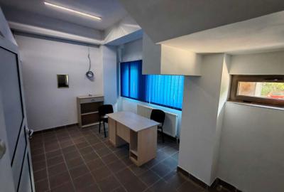 Spațiu comercial, de 83 mp, în Central - 4