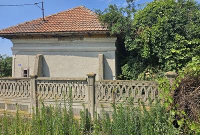 Casă cu 4 camere în Frumoasa