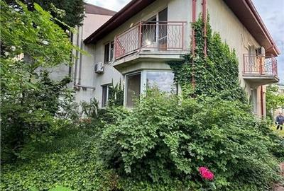 Casă individuală cu 10 camere cu Canalizare în Băneasa - 1