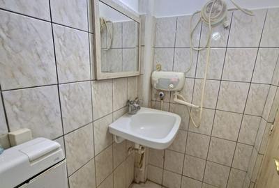 Garsonieră decomandată în Central