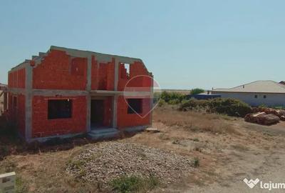 Casă cu 5 camere cu Teren 710 Mp în Nojorid