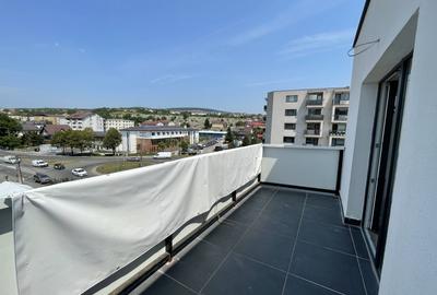 Apartament cu 4 camere decomandat în Dâmbul Rotund