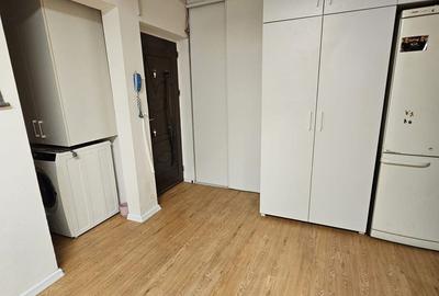 Apartament cu 3 camere semidecomandat, mobilat în Sebastian
