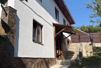 Casă cu 4 camere în Șotrile