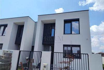 Duplex cu 5 camere cu Canalizare în Moșnița Nouă - 1