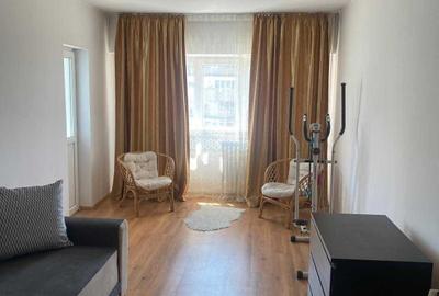 Apartament cu 3 camere decomandat în Dobroești