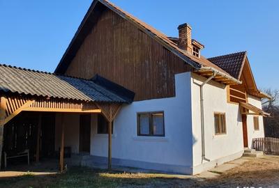 Casă cu 7 camere cu Teren 1362 Mp în Malu cu Flori - 2