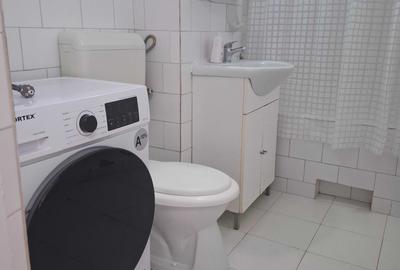 Apartament cu 3 camere decomandat în Bartolomeu