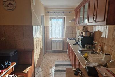 Apartament cu 2 camere decomandat în Carpați 2 - 4