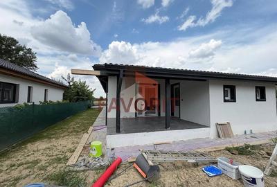 Casă cu 3 camere cu Teren 300 Mp în Sânmihaiu Român