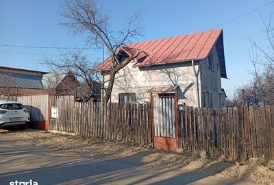 Casă cu 3 camere cu Teren 1998 Mp în Plopu