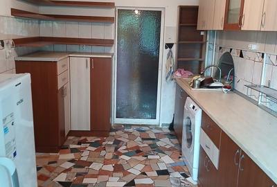 Apartament cu 3 camere decomandat în Central - 1