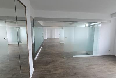 Apartament cu 4 camere decomandat în Decebal