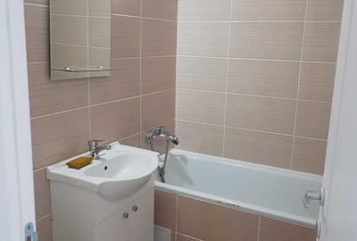 Apartament cu 2 camere decomandat în Uverturii