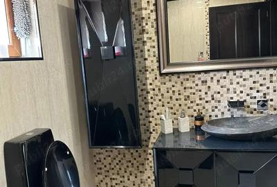 Casă cu 4 camere cu Teren 395 Mp în Central - 1