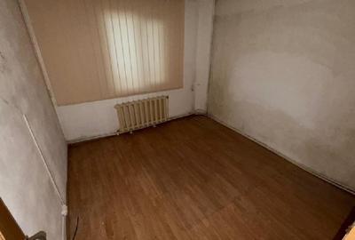 Apartament cu 2 camere semidecomandat în Narcisa