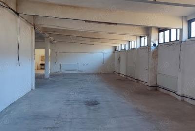 Spațiu comercial, de 600 mp, în Central - 3