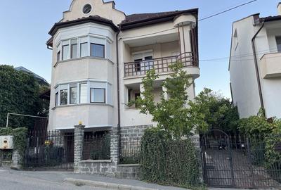 Casă cu 4 camere cu Teren 300 Mp în Central - 7