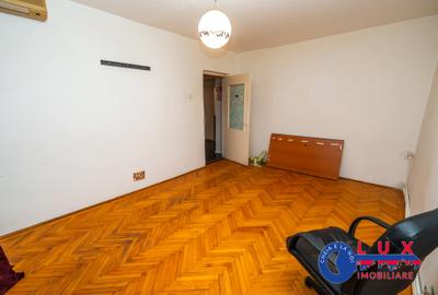 Apartament cu 3 camere decomandat în Central - 2