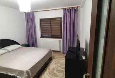 Apartament cu 3 camere decomandat în Faleza Nord