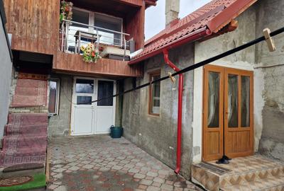 Casă individuală cu 3 camere cu Canalizare în Sânpetru - 1
