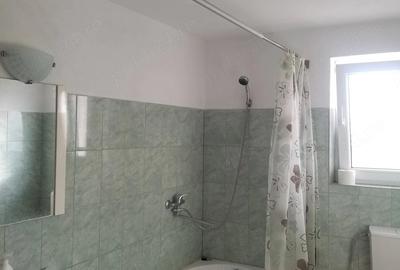 Apartament cu 3 camere decomandat în Lipovei